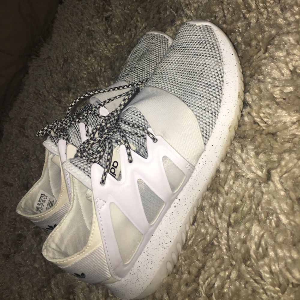Adidas boost Women’s shoes size 5